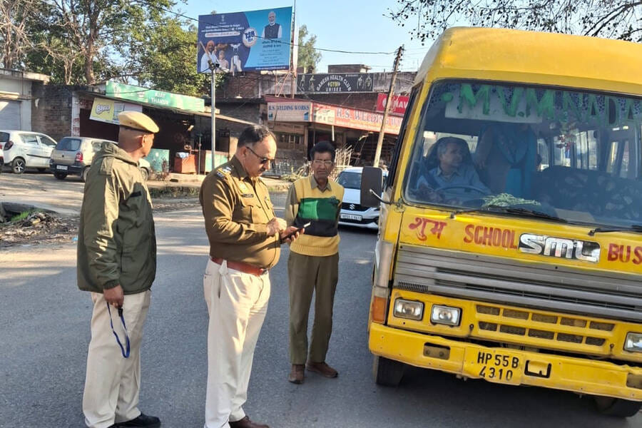Three school buses were challaned in Nadaun for overloading and lack of helpers.