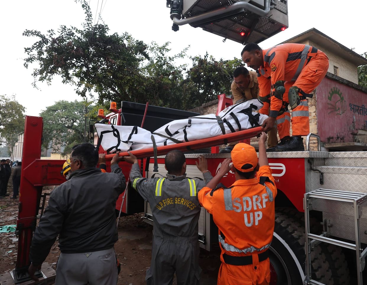 The body of a young man was found hanging from a tree at a height of 60 feet, it took five hours to bring him down
