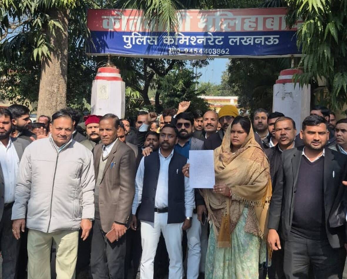 Advocates supported the village head who was on strike