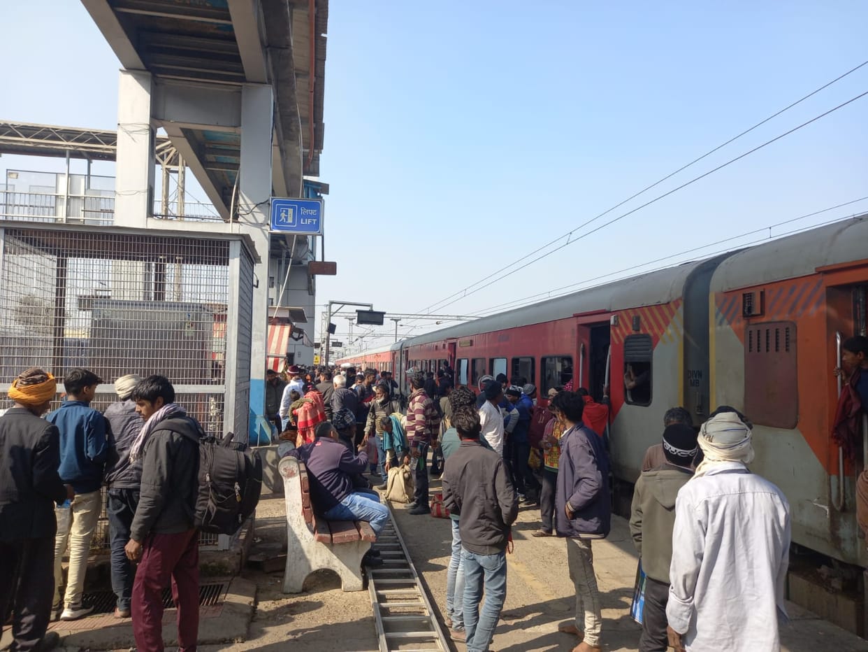 Karmabhoomi Express searched on information of child trafficking, child taken under protection also turned out to be an adult