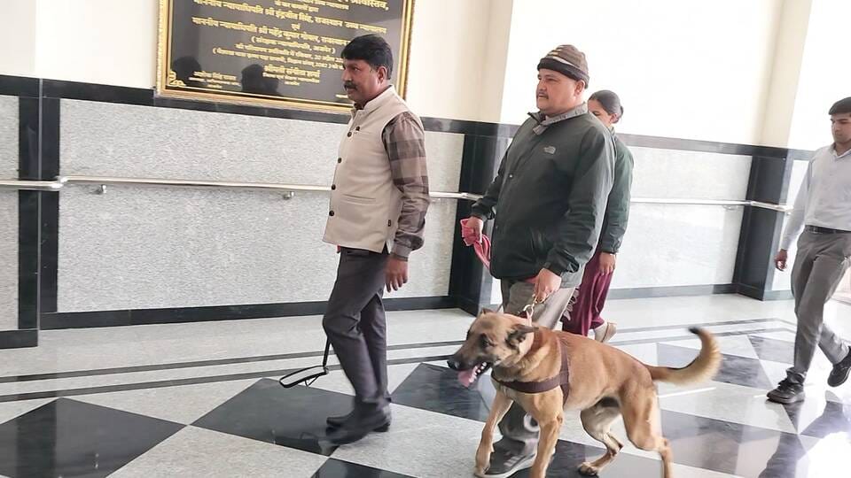 Ajmer: Bomb Threat To District Court Triggers Panic; Intensive Search  Conducted, No Suspicious Object Found - Ajmer News - Ajmer News:जिला  न्यायालय को बम से उड़ाने की धमकी, अफरा-तफरी के बीच सघन