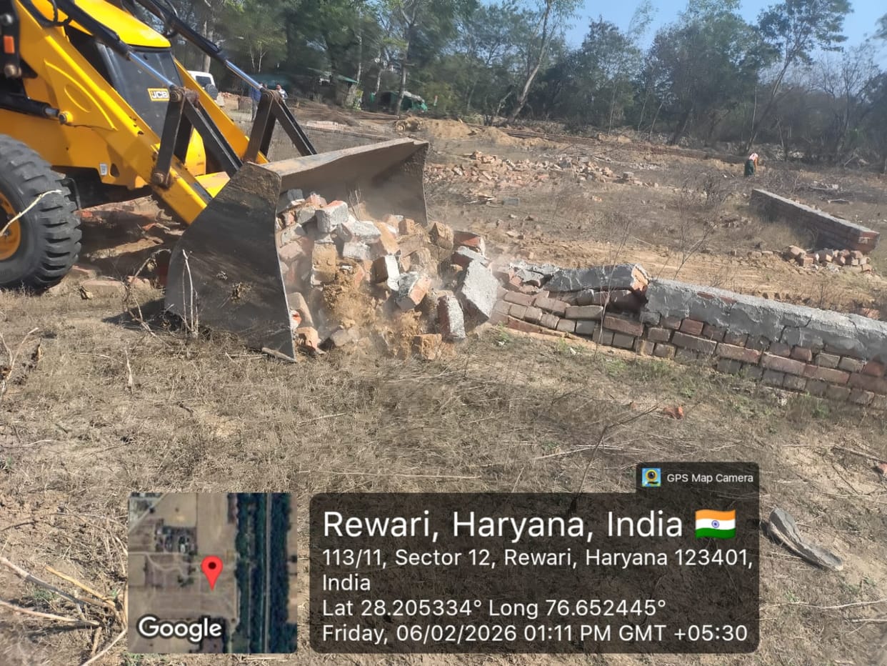 Constructions in illegal colonies were demolished at three locations.