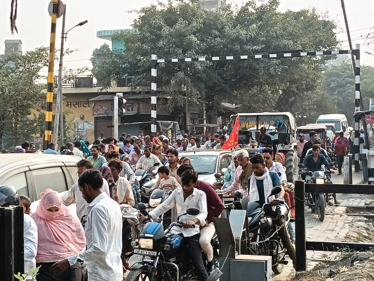 Demand for construction of overbridge at railway crossing