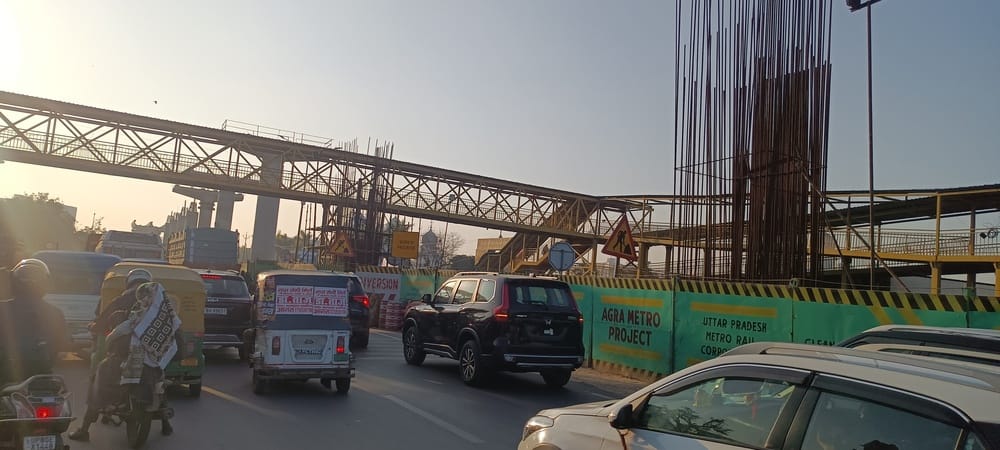 Foot overbridges will not be removed, metro tracks will pass over them.