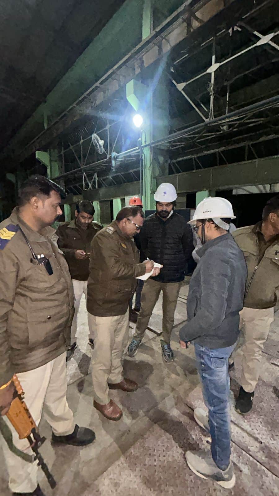 मौके पर पहुंची पुलिस।