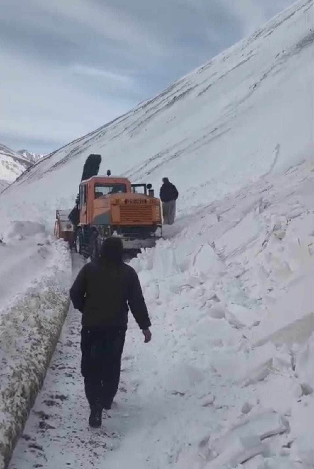 Leh, Zozila Pass, Closed After Snowfall