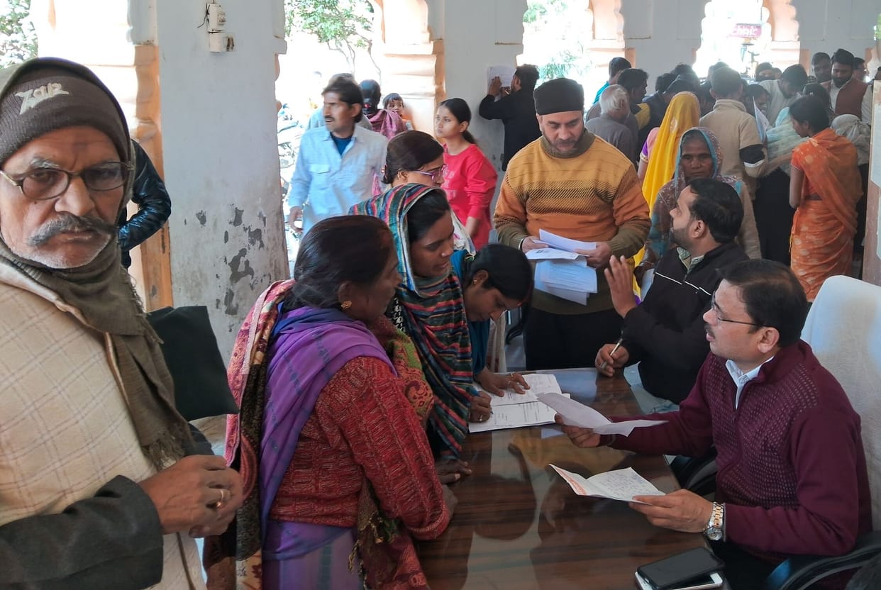 Voters flocked to the camps to respond to the notice