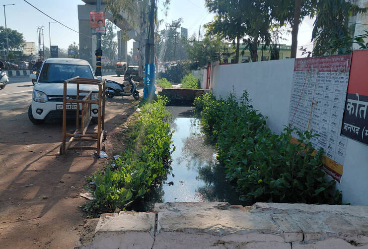 If drains are built on both sides of Delhi Road, there will be no waterlogging.