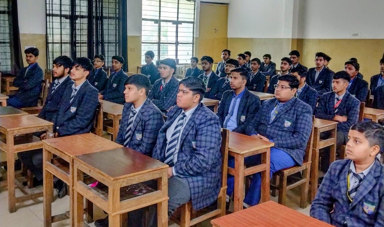 The Prime Minister answered the students' questions.