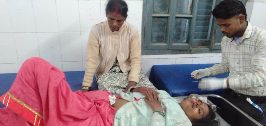 पूर्णिया GMCH में इलाजरत घायल महिला