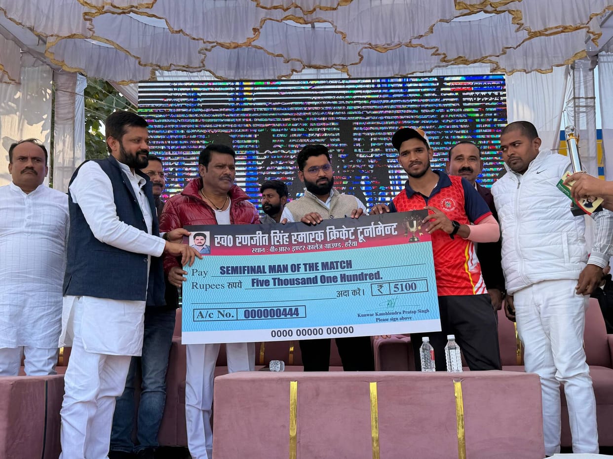 Cricket: Barabanki team reached the final after defeating Bahraich by 42 runs.