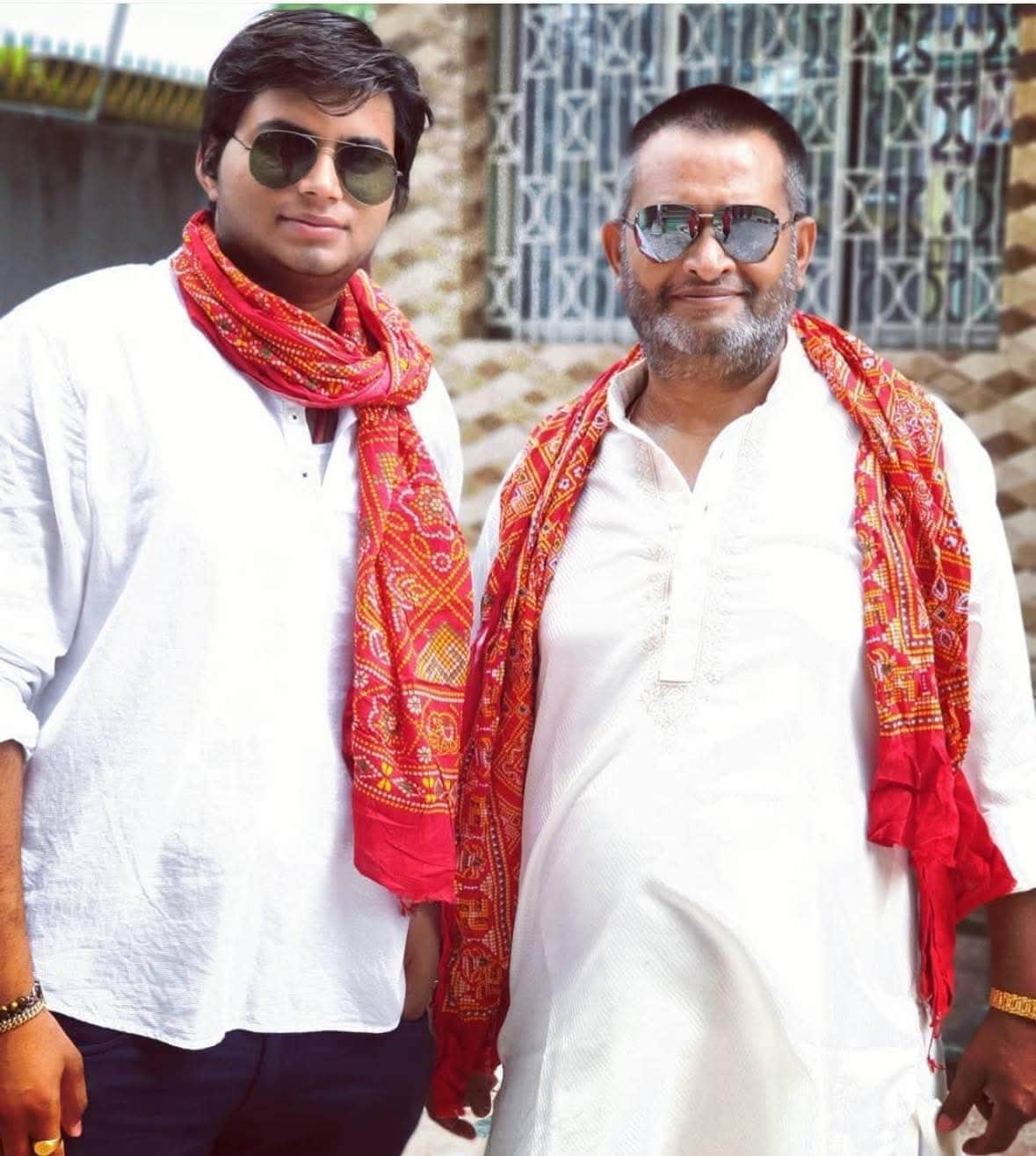 सूरज बिहारी और उनके पिता जवाहर यादव। अब दोनों ही जीवित नहीं।