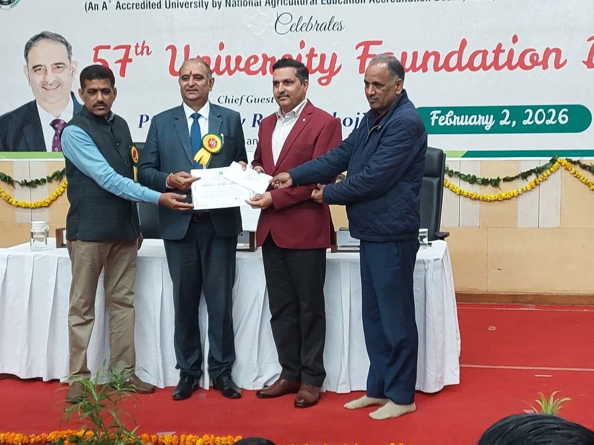 Dr. Dharambir Yadav receives Sardar Patel Best Faculty Award