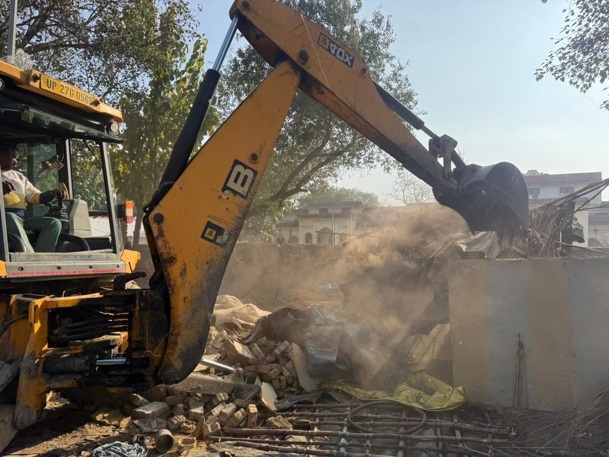 The Municipal Corporation removed encroachment from the road leading to Lodhipur.