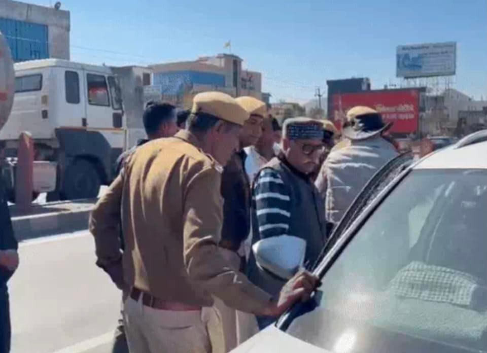 मंत्री जोराराम कुमावत के काफिले में हुआ हादसा