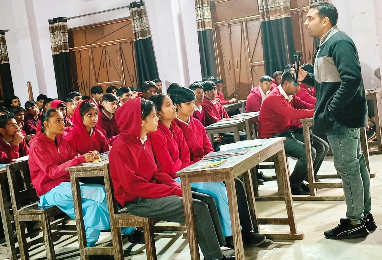 Students were given information about the employment department's schemes.