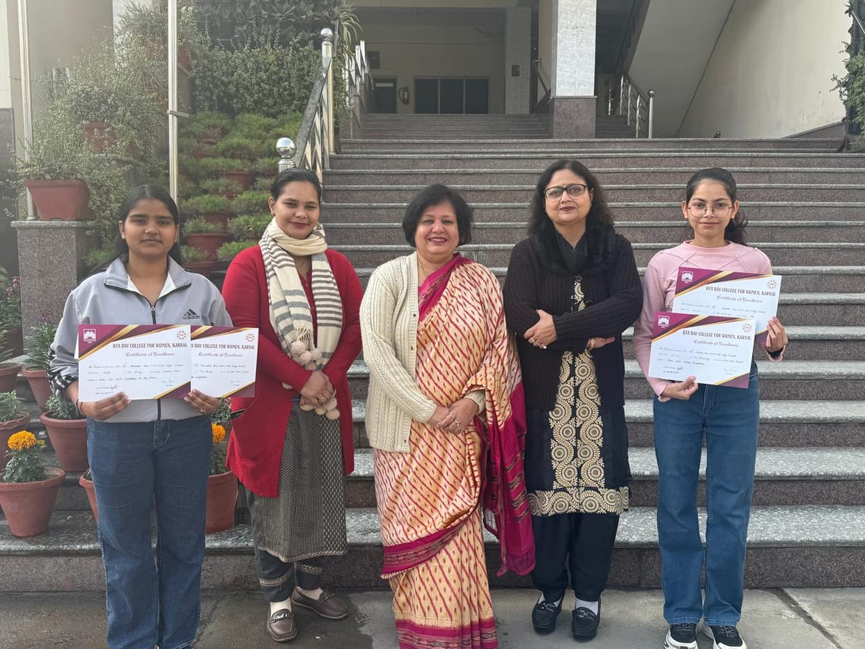 Overall Best Team Award to GVM College in State Level Debate Competition