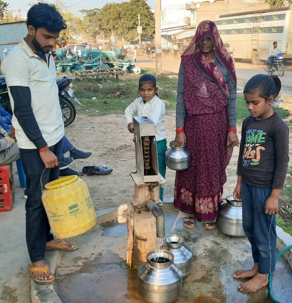 Drinking water supply disrupted for 14 days, 500 families struggling for every drop of water