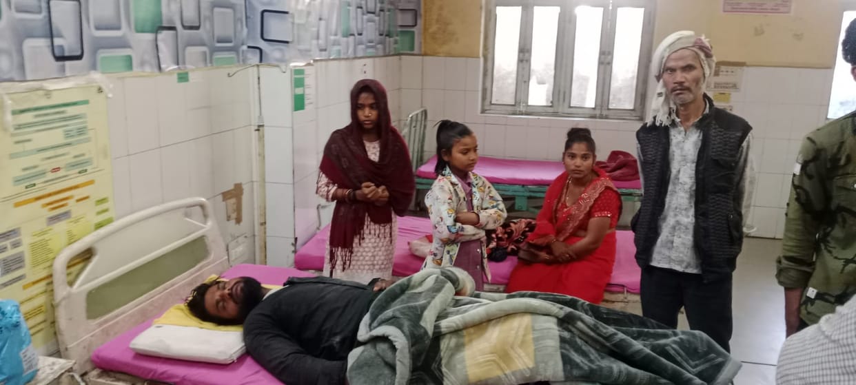 mainpuri news youth beaten