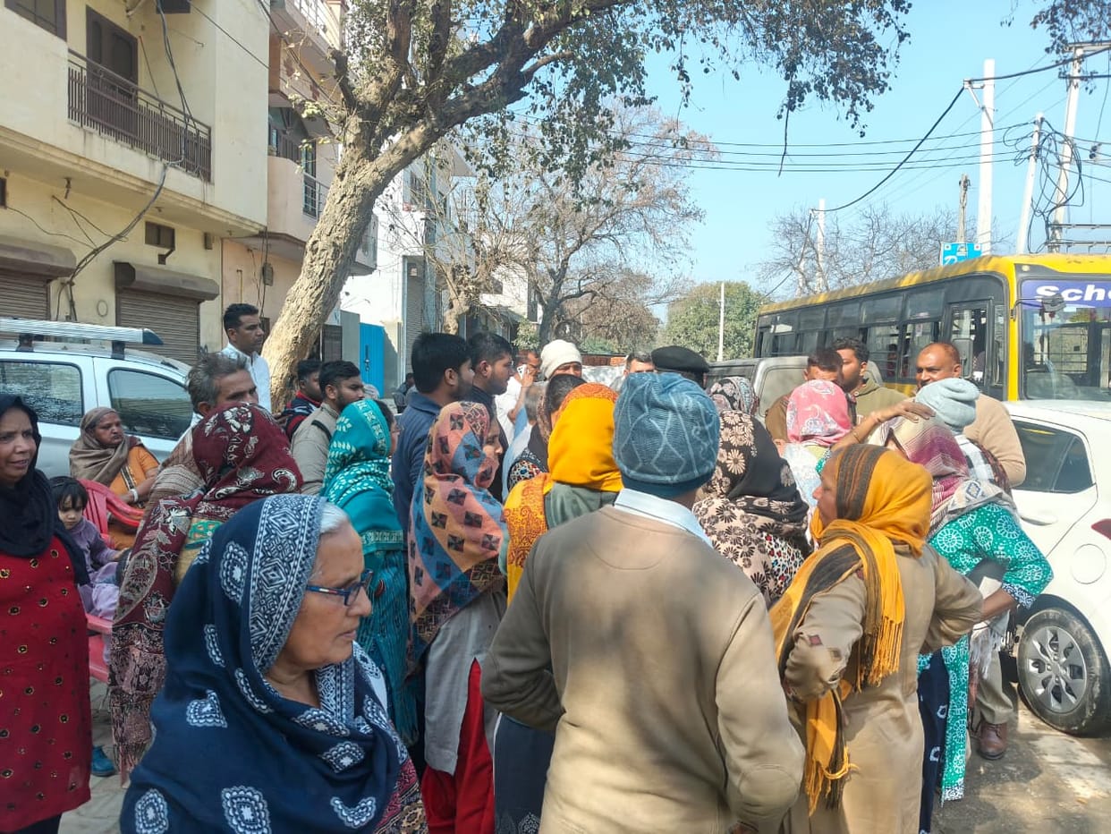 When people came out on the road, the Municipal Corporation remembered the route of the streets.