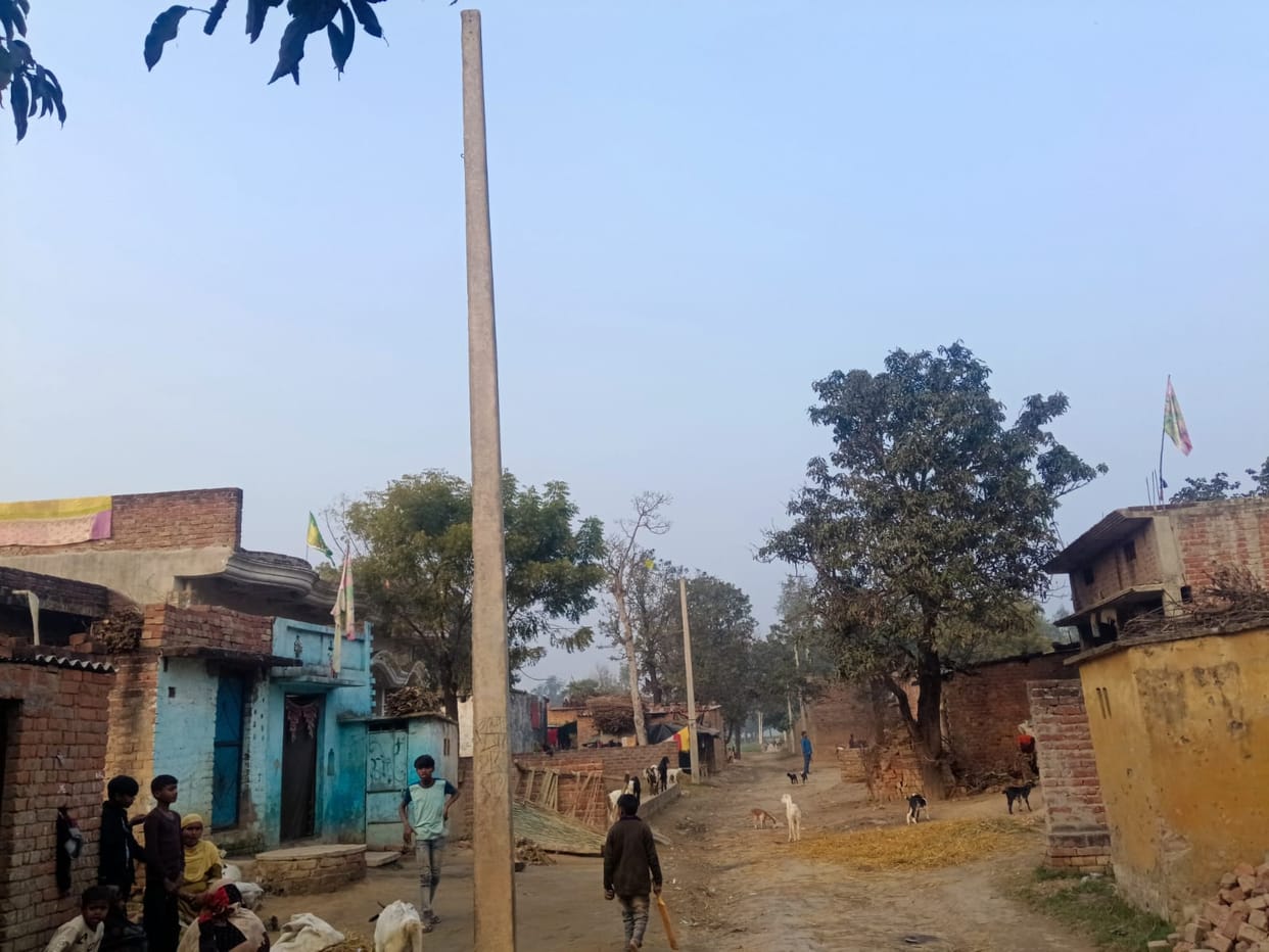 Even Saubhagya Yojana could not brighten Rampur Basti