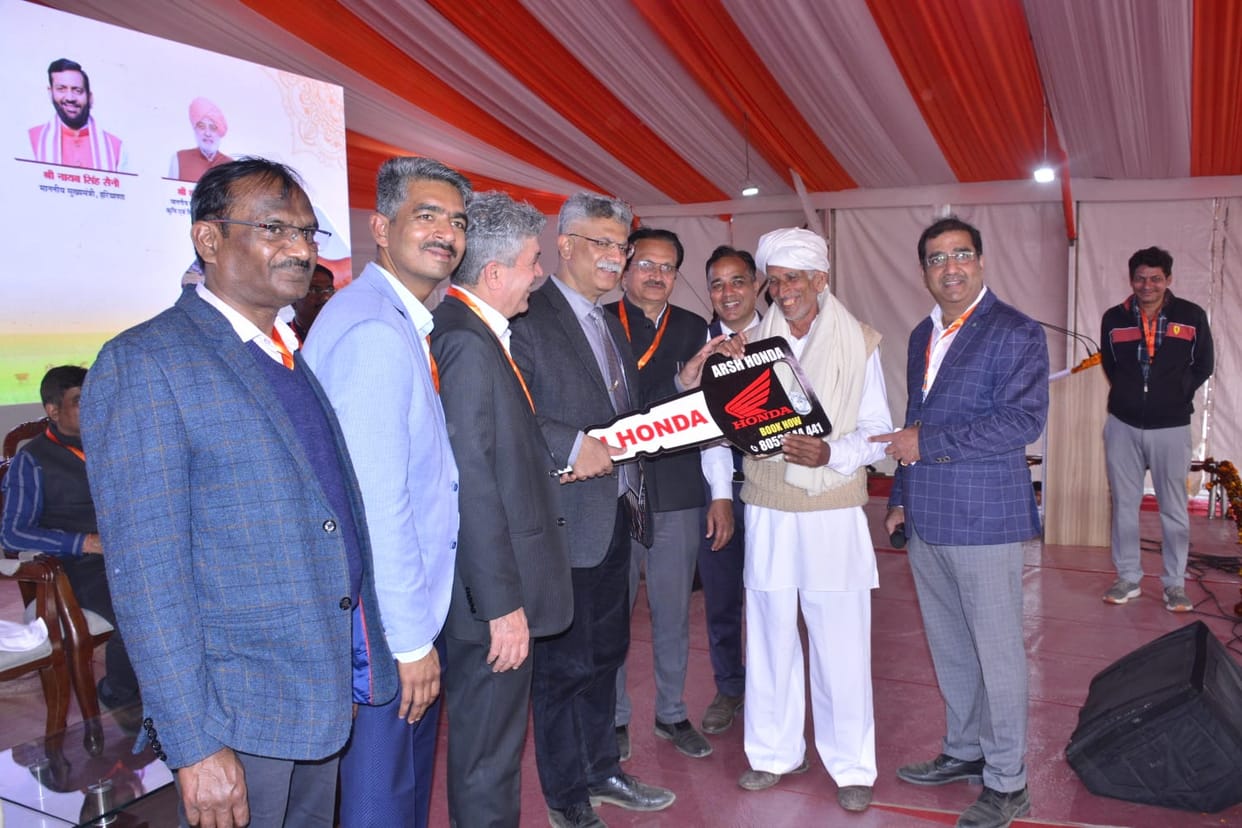 Lehna Singh of Panipat won a motorcycle in the lucky draw.