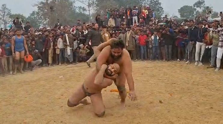 Siddharthnagar News: Wrestling: Ladi Baba of Ayodhya defeated Jagga of Haryana