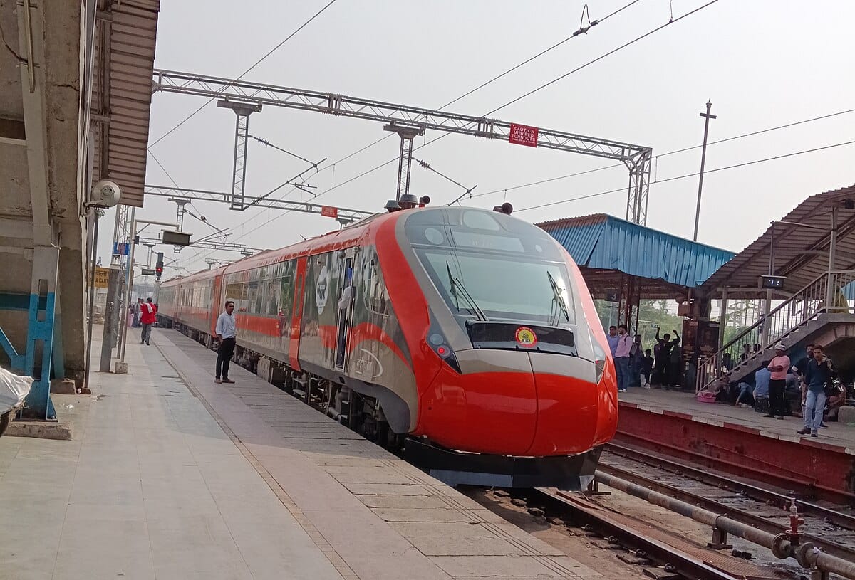 Vande Bharat Express will run between Jammu and Srinagar from March 1.