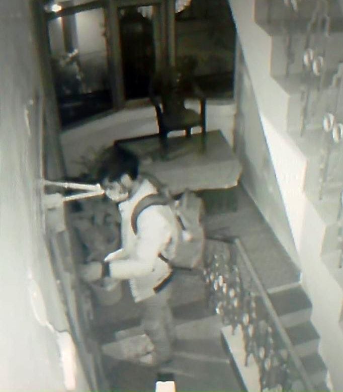Lakhs stolen from the house of Assistant Director of Statistics Department