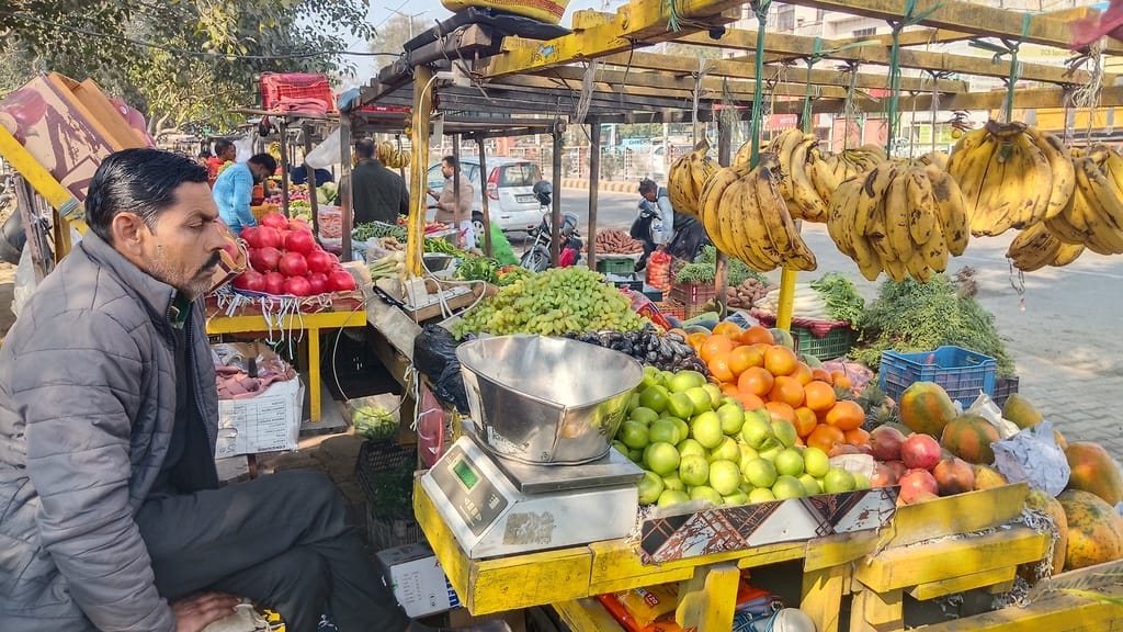 Wedding season begins, sweetness of fruits becomes expensive