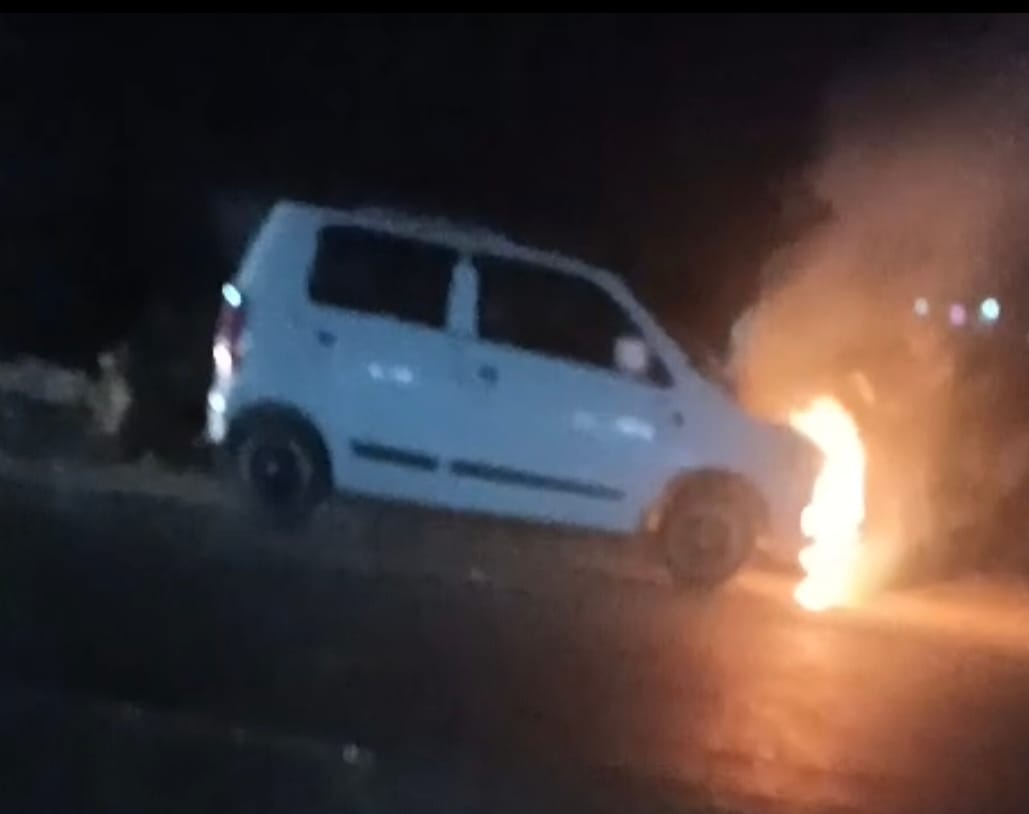 Moving car turns into a ball of fire, driver saves his life by jumping out