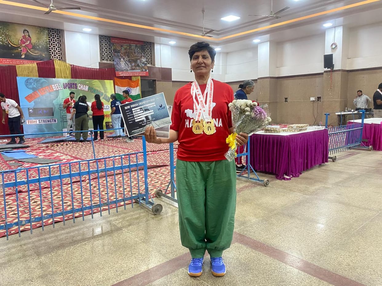 After a knee replacement, she became a world kettlebell champion at the age of 63.