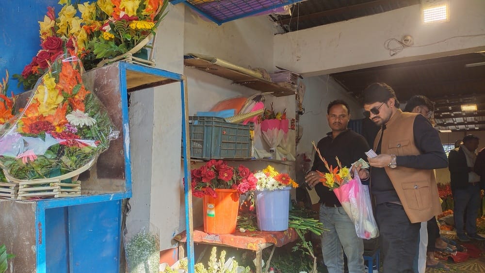 The flower market is bustling during the wedding season, and shopping has picked up pace