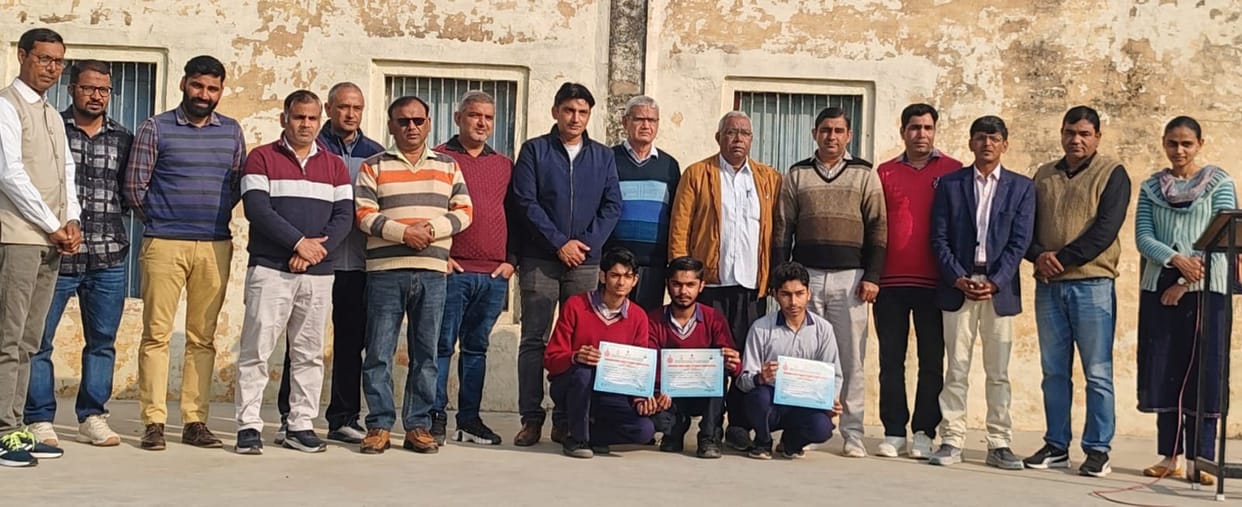 Government School Kabrachha tops in quiz