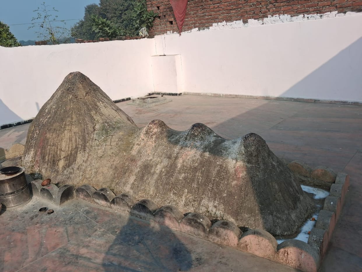 Bira of Mehndupar along with three brothers were martyred by the bullets of the British.