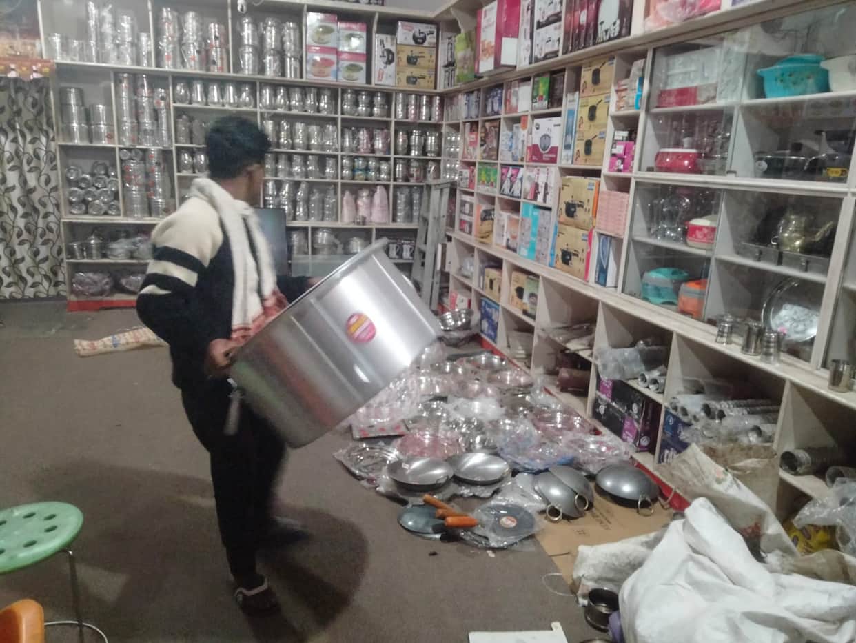 The utensils market has changed during the wedding season... demand for light sets