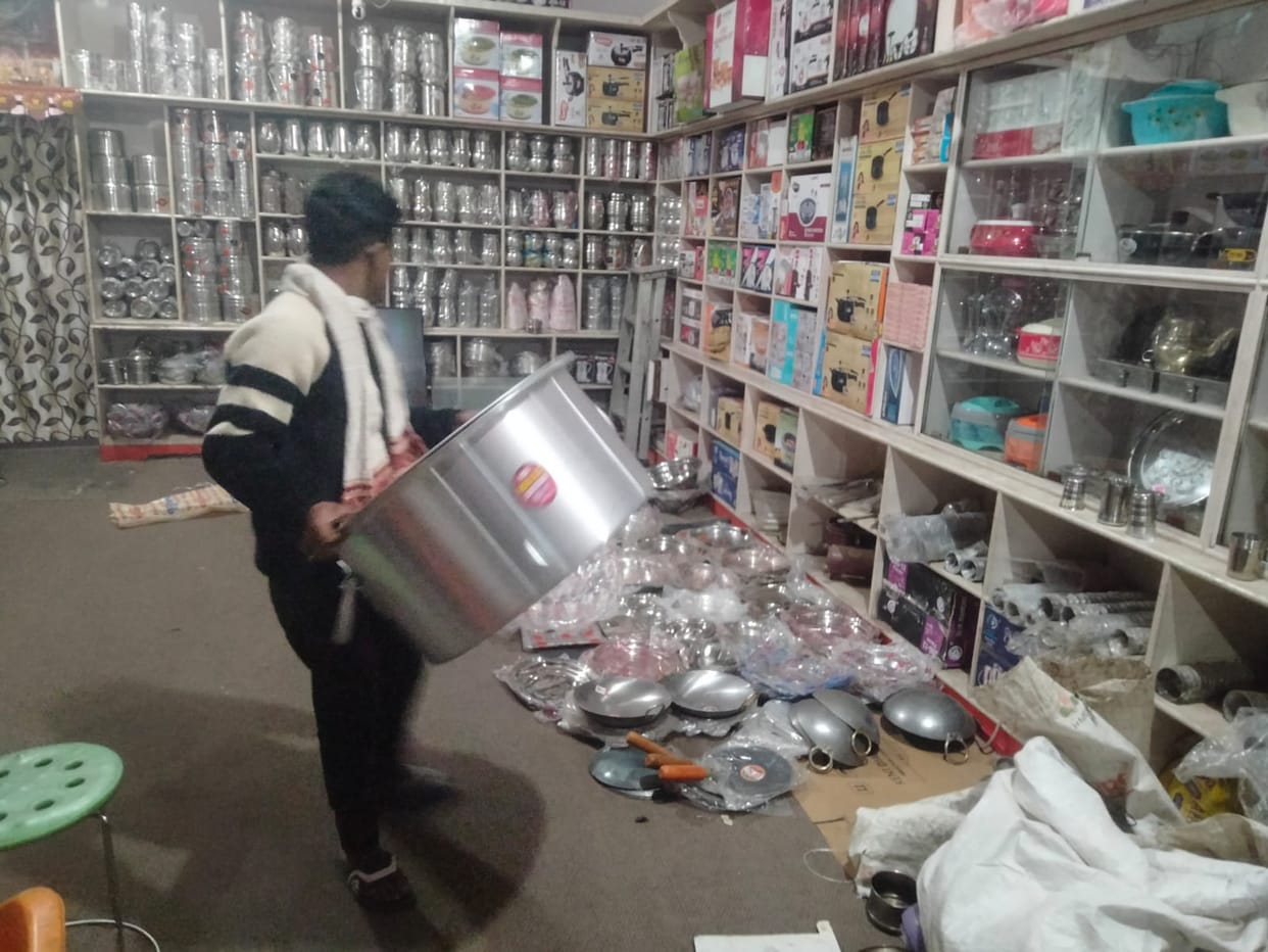 The utensils market has changed during the wedding season... demand for light sets