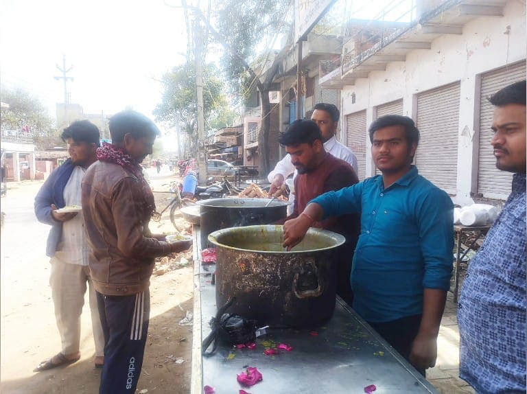 Ram Rasoi will be a support for the hungry, the initiative of the youth has won the hearts of the people.