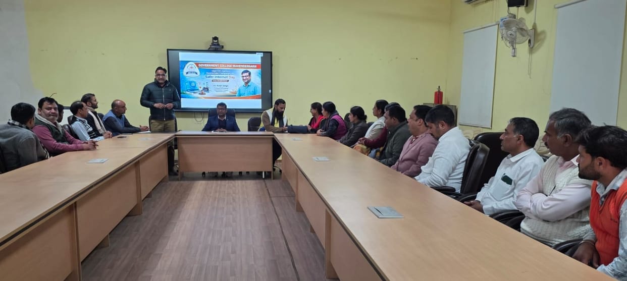 Information was provided about safe internet use.