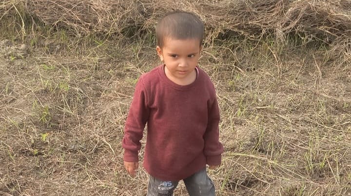 Muzaffarpur Bihar news : traceless child dead body found in pond family says its murder