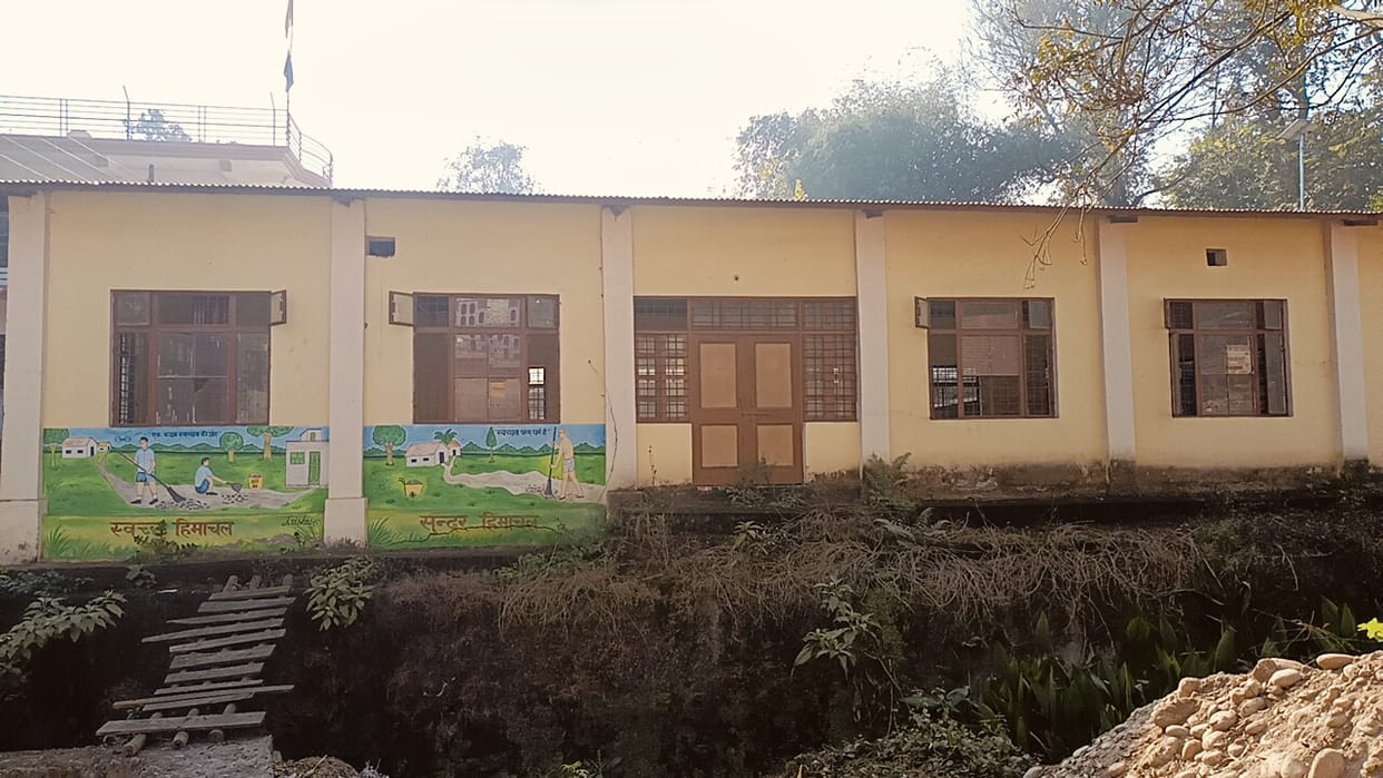 Ambedkar Bhawan of Jhanduta, built at a cost of lakhs, is in a dilapidated condition.