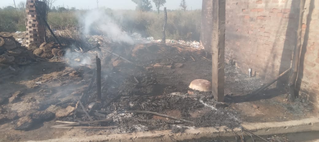 Household goods burnt to ashes due to fire in the thatched roof of village Pyana Kalan.