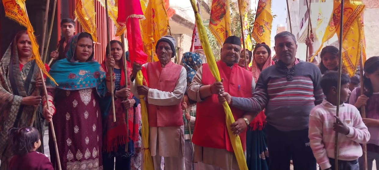 Phagun Festival: A procession carrying religious banners was taken out from Mehandipur Balaji.