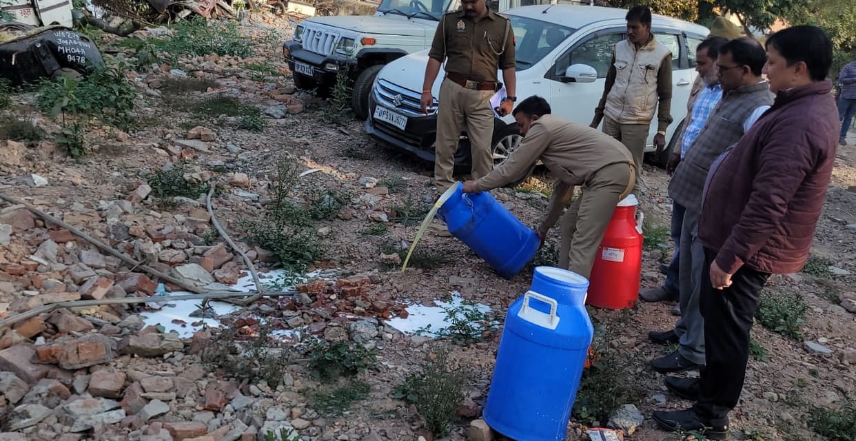 200 liters of fake milk and chemical equipment recovered, one accused arrested