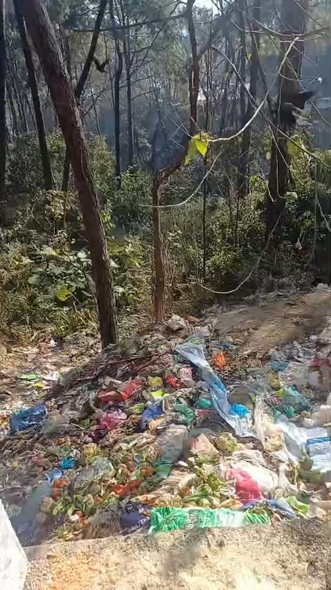 People are not concerned with cleanliness, heaps of garbage are lying in the open.