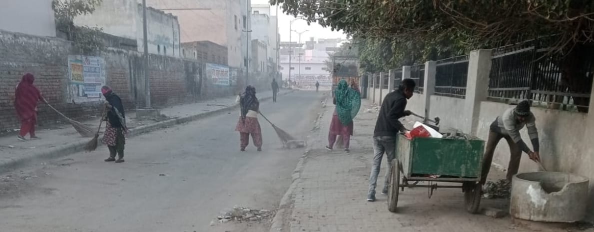 Two complaints were received on the sanitation helpline, the city council got the cleaning done on the spot.