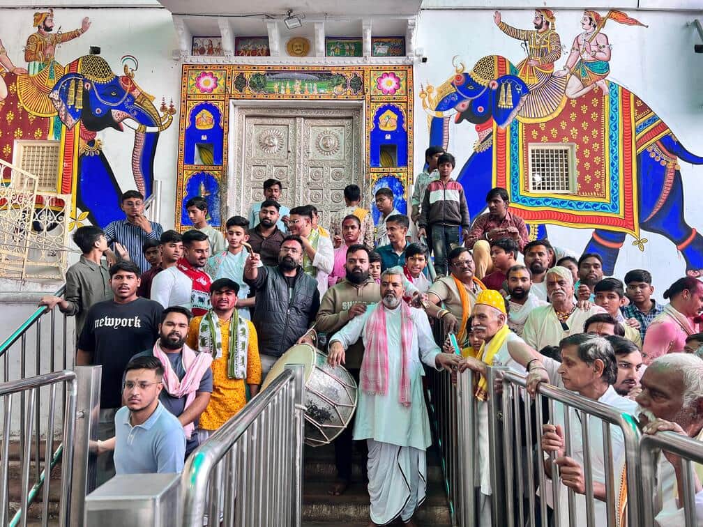 श्रीनाथजी मंदिर में पाट उत्सव के दौरान भक्तों का सैलाब । फोटो - अमर उजाला