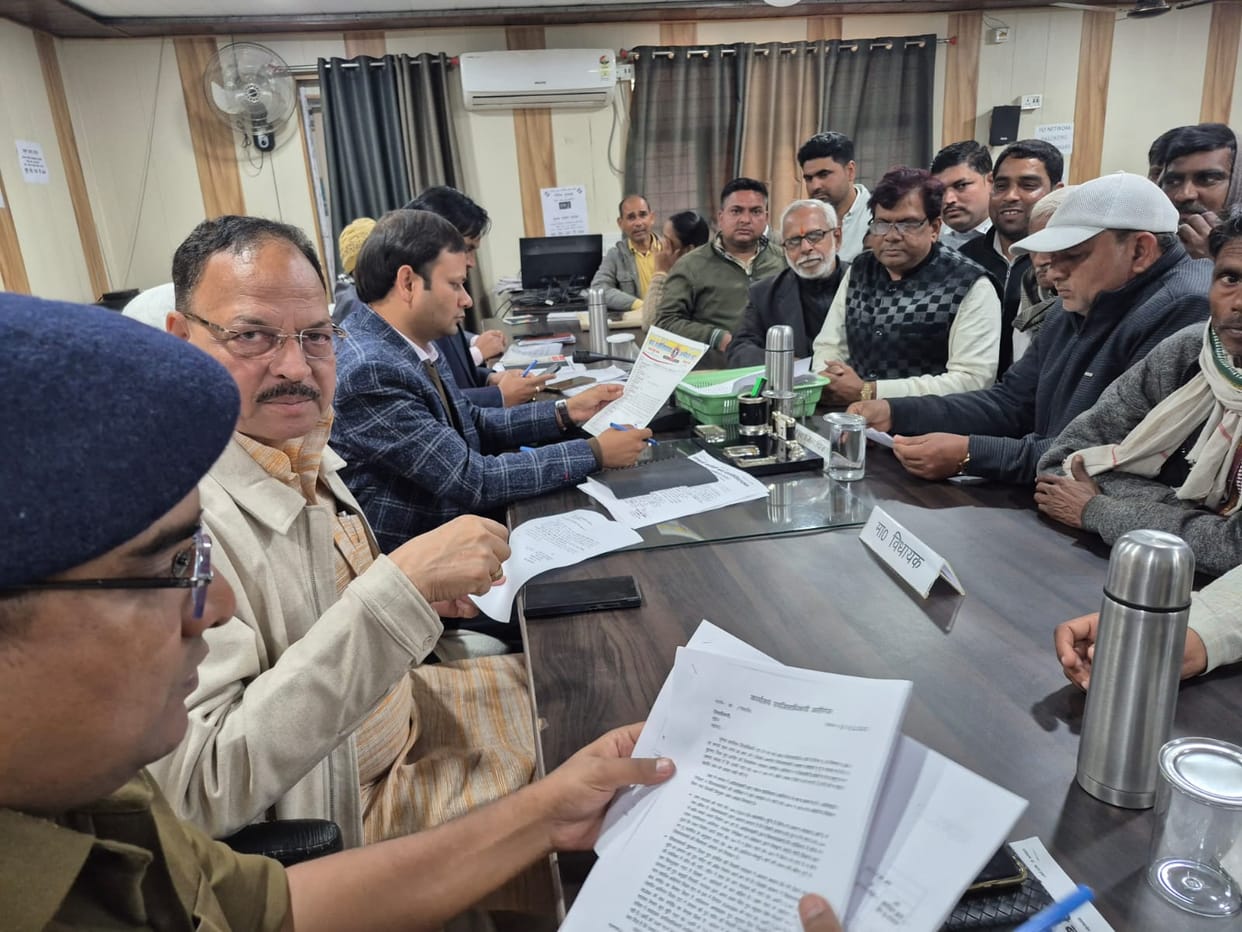 Advocates expressed their displeasure over the deteriorating arrangements in the tehsil.