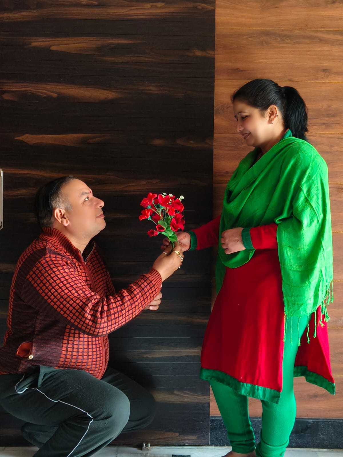 Valentine's Week: Express your feelings by giving a rose flower