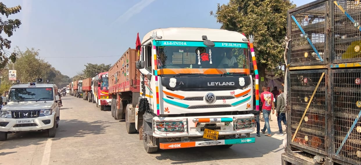 Ghazipur-Bharauli road remained blocked for 15 hours